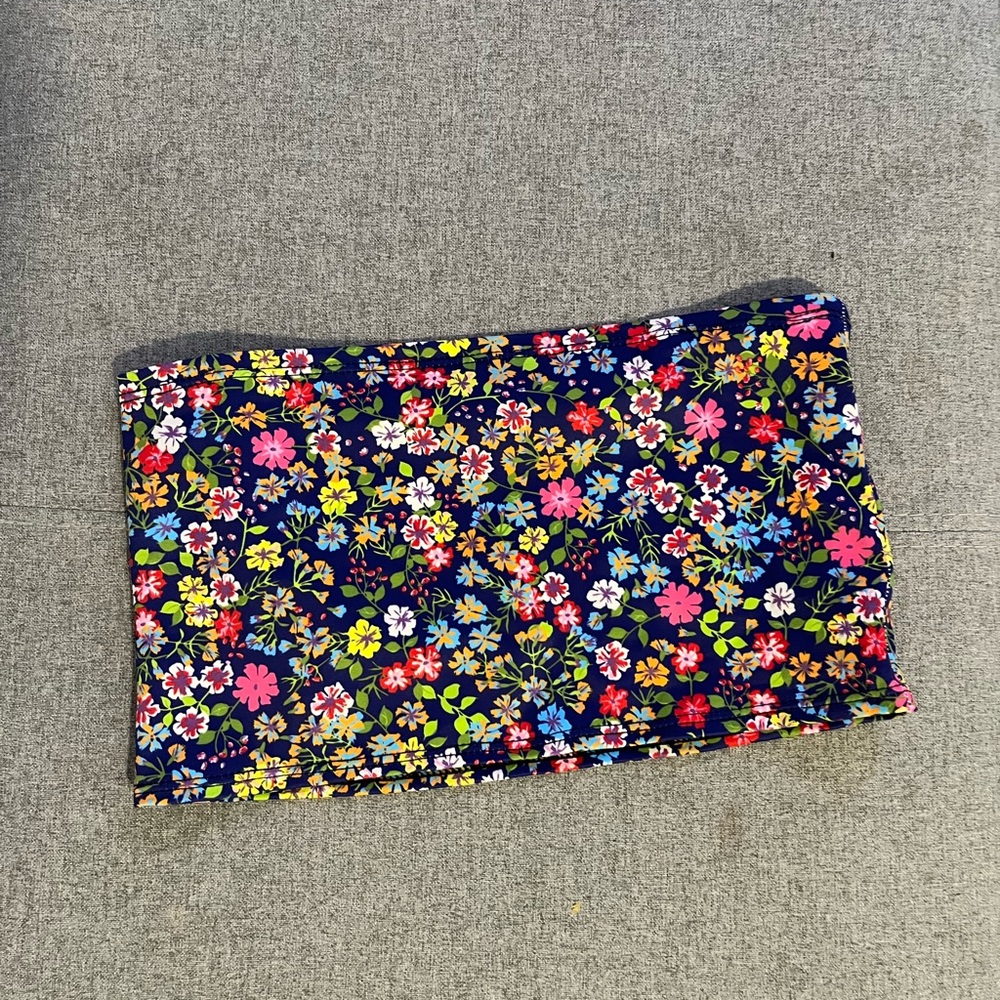No such soul strapless floral top